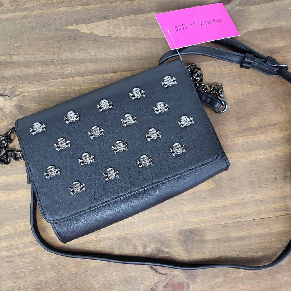 Betsey Johnson Skull Black Crossbody Clutch Chain Strap Bag Purse New With Tags